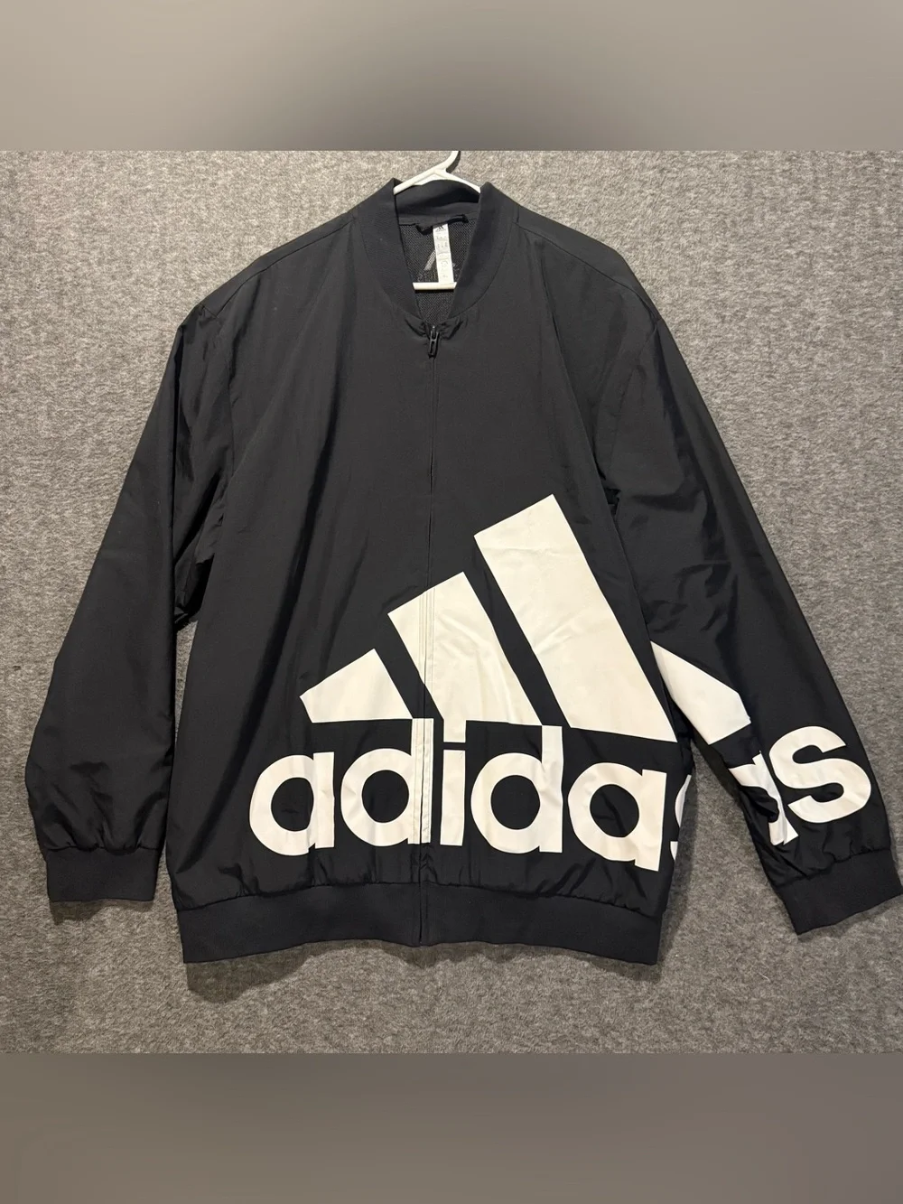 Adidas Giant Logo Windbreaker Track Jacket Mens XL Black White Zip Up Light Nice